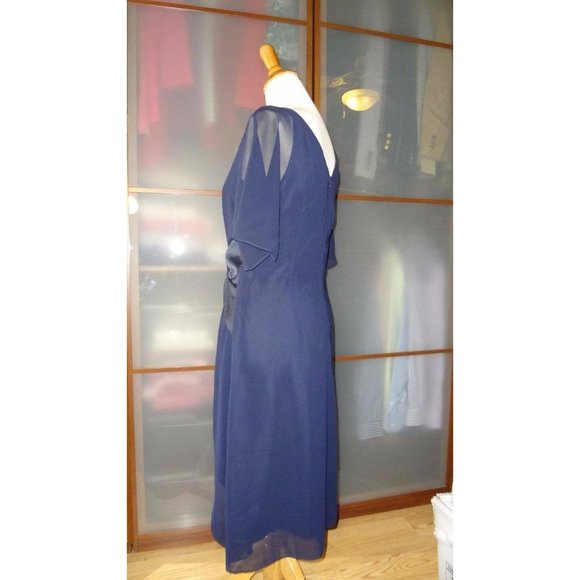 Cynthia Steffe Chiffon w/Satin Knot Bow Dress NEW - Picture 4 of 9